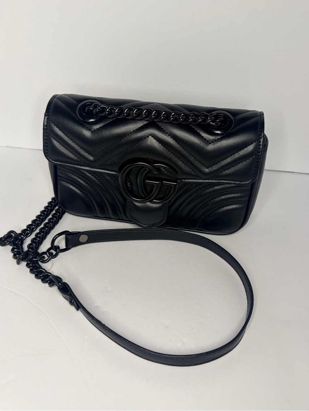 Gucci Black Matelassé GG Small Shoulder Bag - Picture 4 of 11